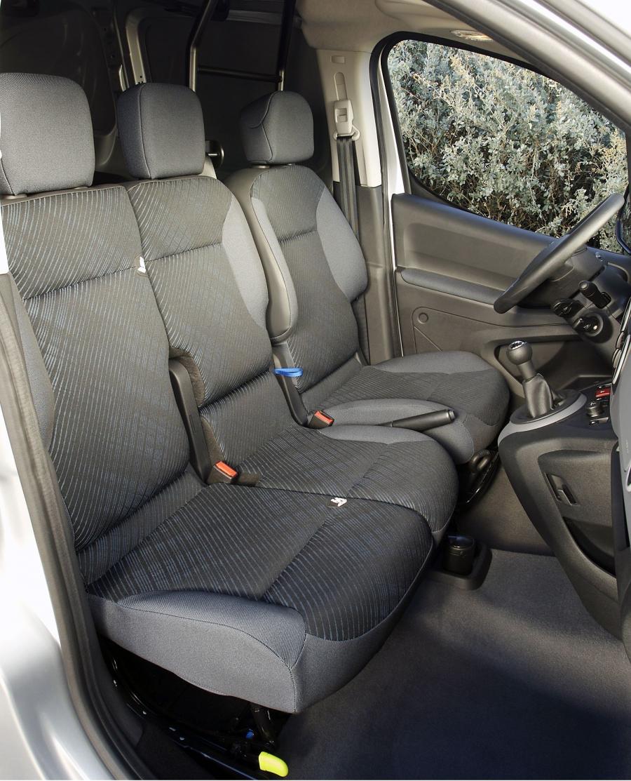  Peugeot Partner 2008 года  (фото 28 из 54)